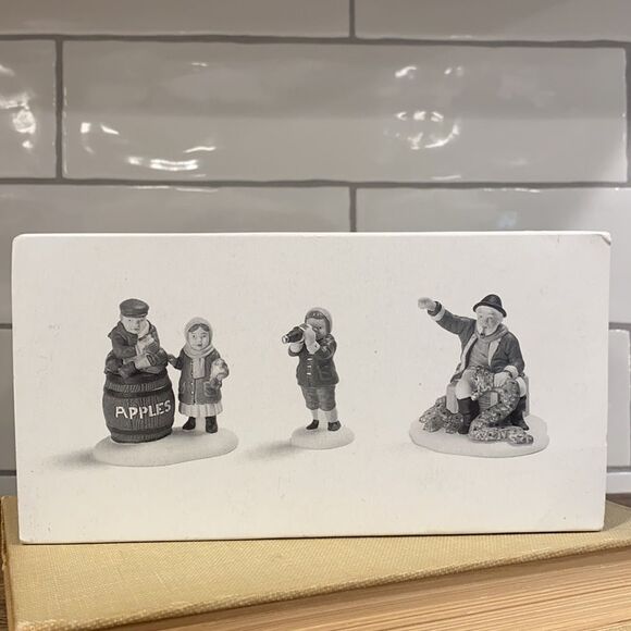 Dept 56 The Old Man And The Sea Figurine Set Christmas Village #5655-3 - Picture 4 of 9